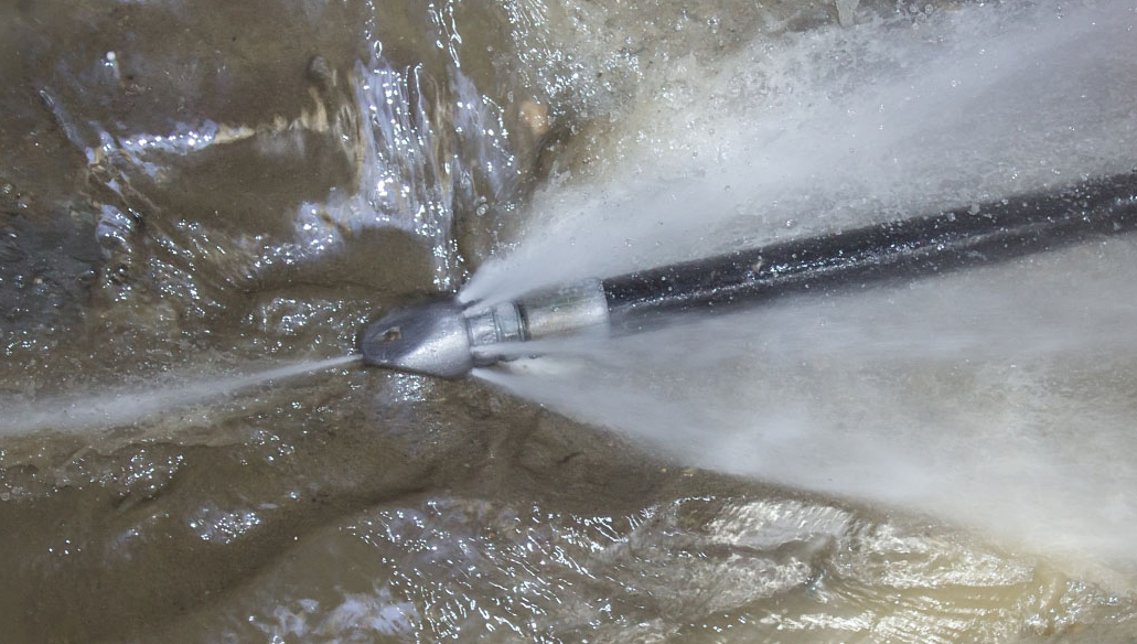 Hydro jetting equipment in use